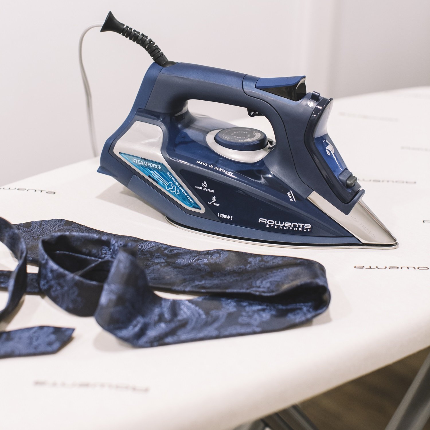 Rowenta DW9280 Steamforce Steam Iron Review 2022